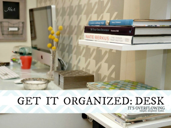 Organzing-a-Desk-ItsOverflowing-122
